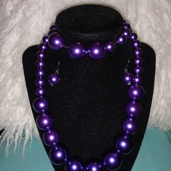 Fashion jewelry NWOT PURPLE necklace set - Picture 5 of 7